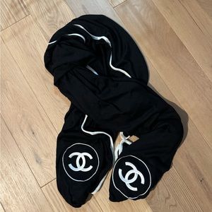 Gorgeous Chanel cashmere silk shawl scarf